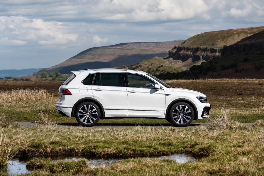  Volkswagen Tiguan R-Line 2016 года  (UK) (фото 10 из 30)